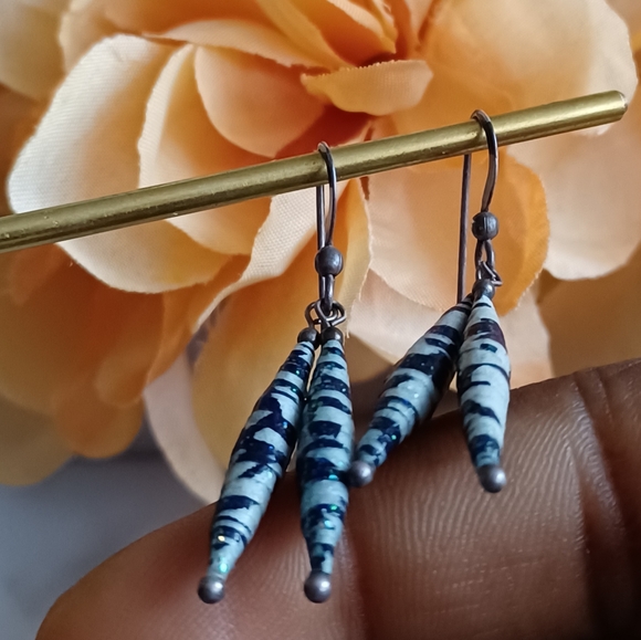 Rolled Paper Earrings - Picture 5 of 8